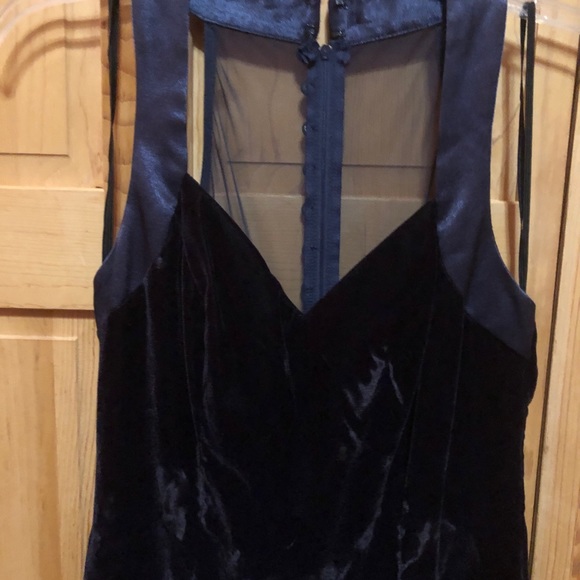Ladies Formal Dress - Picture 2 of 6